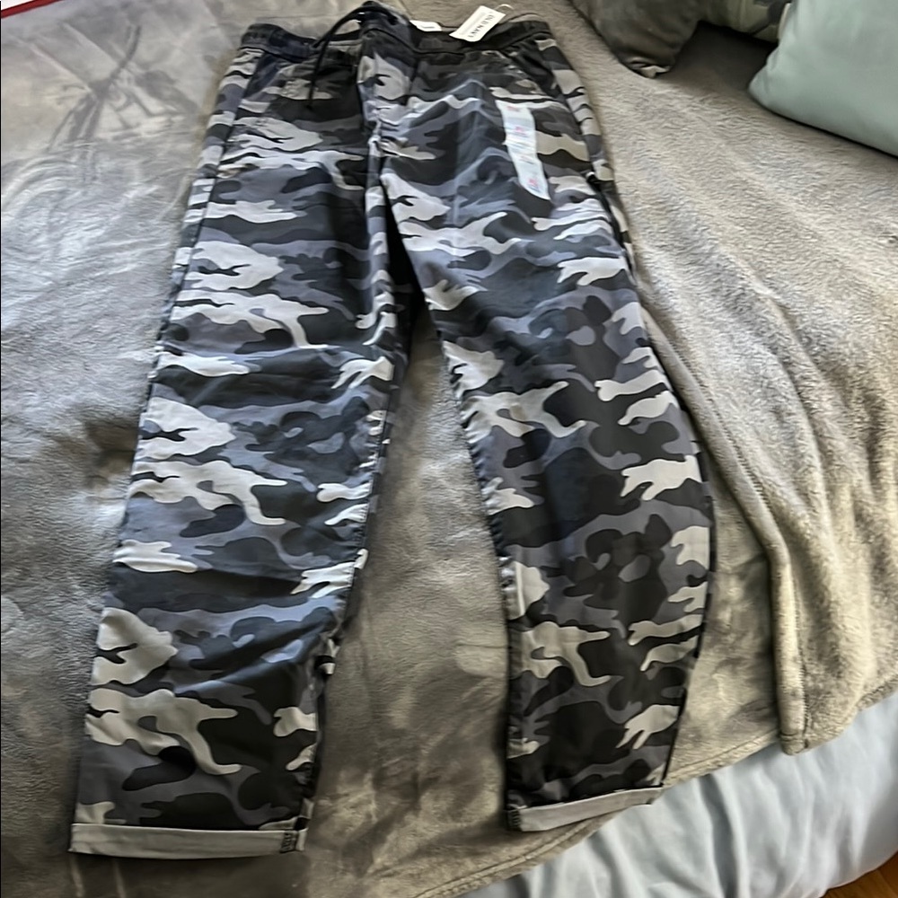 Old Navy Gray Camouflage Kid Joggers